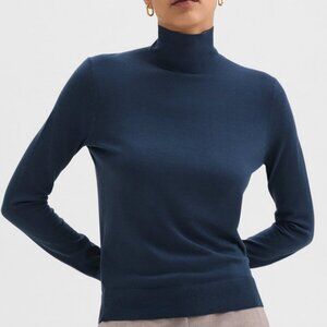Theory Turtleneck Sweater in Regal Wool, Size Small